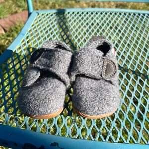 Children’s GIESSWEIN house shoes, GUC, sz 5 USA, sz 20 EU